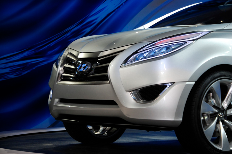 Illustration for article titled Hyundai Nuvis Concept: Hybrid Blue Drive Gives It Wings